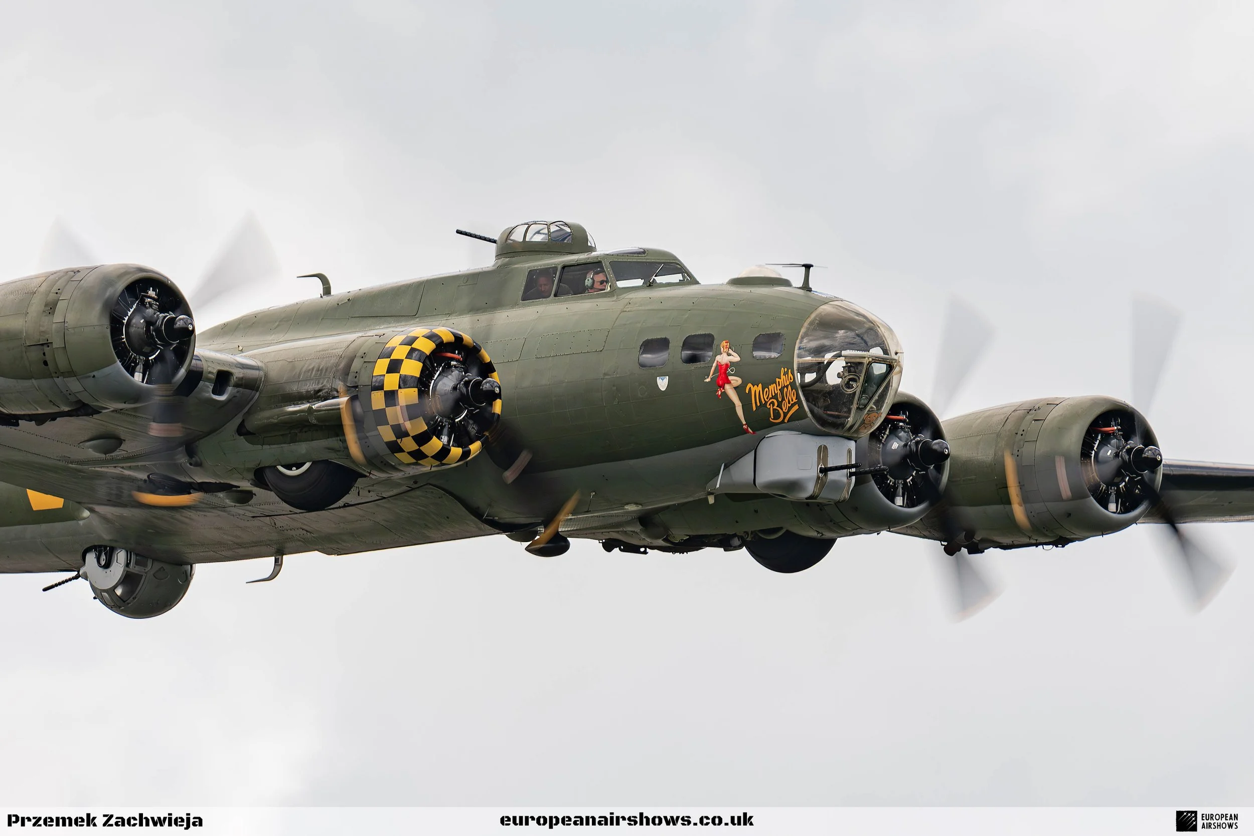 Boeing B-17G Flying Fortress G-BEDF 
